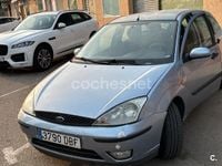 Usado Ford Focus Trend 115 CV (84 kW) 2004 Gris / plata Berlina