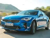 Usado Kia Stinger GT-Line 200 CV (147 kW) 2017 Negro Utilitario