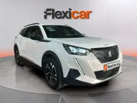 Usado Peugeot 2008 Allure 110 CV (80 kW) 2022 Blanco SUV