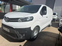 Usado Toyota Proace 102 CV (75 kW) 2024 Blanco Monovolumen