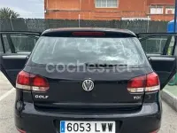 Usado VW Golf VI 105 CV (77 kW) 2010 Negro Utilitario