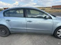 Usado VW Passat Trendline 105 CV (77 kW) 2006 Gris / plata Berlina