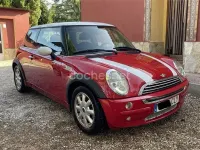 Usado Mini ONE 90 CV (66 kW) 2003 Rojo Utilitario