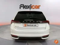 Usado Skoda Scala Essence 116 CV (85 kW) 2024 Blanco Utilitario