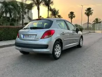 Usado Peugeot 207 68 CV (50 kW) 2013 Gris / plata Berlina
