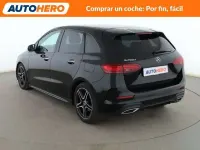 Usado Mercedes B200 AMG line 150 CV (110 kW) 2023 Negro Utilitario
