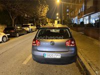 Usado VW Golf V Highline 105 CV (77 kW) 2007 Gris / plata Berlina