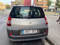 Usado Renault Grand Scénic II Dynamique 136 CV (100 kW) 2004 Gris / plata Monovolumen