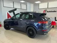 Usado Porsche Cayenne Platinum Edition 262 CV (192 kW) 2017 Violeta / lila SUV