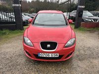 Usado Seat Leon Reference 105 CV (77 kW) 2010 Rojo Utilitario