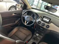 Usado Mercedes B200 136 CV (100 kW) 2014 Gris Monovolumen