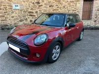 Usado Mini ONE 102 CV (75 kW) 2018 Rojo Utilitario