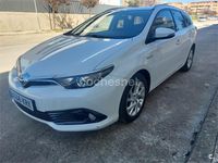 Usado Toyota Auris Hybrid Active 136 CV (100 kW) 2018 Blanco Familiar