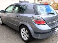 Usado Opel Astra Edition 90 CV (66 kW) 2009 Gris / plata Berlina