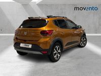 Usado Dacia Sandero Comfort 101 CV (74 kW) 2021 Naranja Berlina