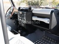 Usado Land Rover Defender 122 CV (89 kW) 2009 Gris / plata Recogida