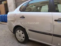 Usado Seat Cordoba 130 CV (95 kW) 2004 Gris / plata Berlina