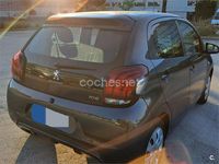 Usado Peugeot 108 Active 82 CV (60 kW) 2018 Gris / plata Berlina