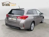 Usado Toyota Auris Active 124 CV (91 kW) 2014 Beige Familiar