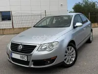 Usado VW Passat Advance 140 CV (102 kW) 2011 Gris / plata Berlina