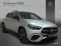 Usado Mercedes GLA200 AMG line 150 CV (110 kW) 2024 Plata hightech SUV