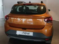 Usado Dacia Sandero Expression 91 CV (66 kW) 2023 Naranja Berlina