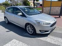 Usado Ford Focus Trend 125 CV (91 kW) 2015 Gris / plata Berlina