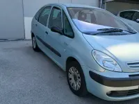 Usado Citroën Xsara Picasso 95 CV (69 kW) 2004 Azul Monovolumen