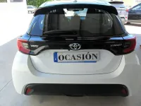Usado Toyota Yaris Hybrid Active 116 CV (85 kW) 2022 Blanco Berlina