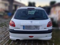 Usado Peugeot 206 75 CV (55 kW) 2003 Blanco Berlina