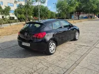 Usado Opel Astra Enjoy 115 CV (84 kW) 2010 Negro Berlina