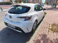 Używany Toyota Corolla Active 122 KM (89 kW) 2020 Biały Sedan/Limuzyna