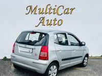 Usado Kia Picanto LX 65 CV (47 kW) 2005 Gris / plata Utilitario