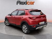 Usado Kia Stonic 84 HP (61 kW) 2023 Vermelho SUV