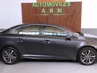 Usado Toyota Avensis Advance 143 CV (105 kW) 2017 Gris / plata Berlina