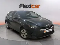 Usado Kia Ceed 136 CV (100 kW) 2023 Gris Utilitario