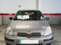 Usado Toyota Yaris Luna 75 CV (55 kW) 2003 Gris / plata Berlina