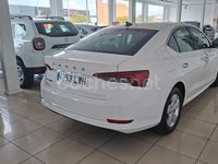Usado Skoda Octavia Ambition 150 CV (110 kW) 2022 Blanco Berlina