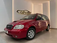 Usado Kia Carnival LX 144 CV (105 kW) 2006 Granate Monovolumen