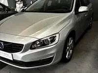 Usado Volvo V60 120 CV (88 kW) 2018 Plata Familiar