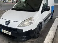 Usado Peugeot Partner Tepee Access 75 CV (55 kW) 2011 Blanco Monovolumen