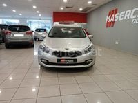 Usado Kia Ceed Sportswagon 110 CV (80 kW) 2014 Gris / plata Familiar