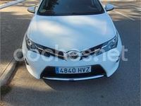 Usado Toyota Auris Active 124 CV (91 kW) 2014 Blanco Berlina