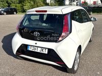 Usado Toyota Aygo X-play 69 CV (50 kW) 2015 Blanco Utilitario