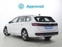 Usado VW Passat Business 150 CV (110 kW) 2024 Blanco Familiar