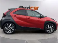 Usado Toyota Aygo X Play 72 CV (52 kW) 2022 Rojo SUV
