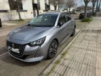 Usado Peugeot 208 Active 75 CV (55 kW) 2023 Gris Utilitario