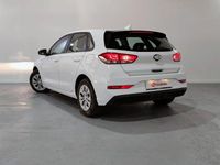 Usado Hyundai i30 110 CV (80 kW) 2022 Blanco Berlina
