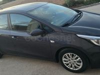 Usado Kia Ceed GT GT-Line 136 CV (100 kW) 2016 Gris / plata Berlina