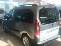 Usado Peugeot TePee 110 CV (80 kW) 2018 Gris Van